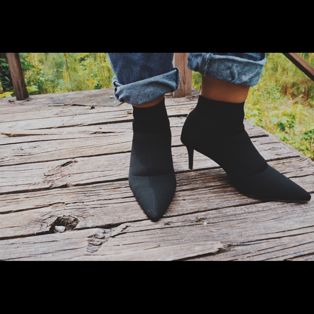 Black Heels - Picture 6 of 6